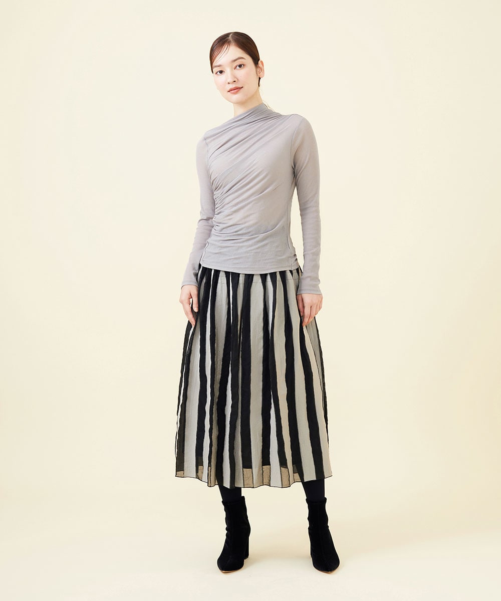 Asymmetric jersey top x Jacquard skirt