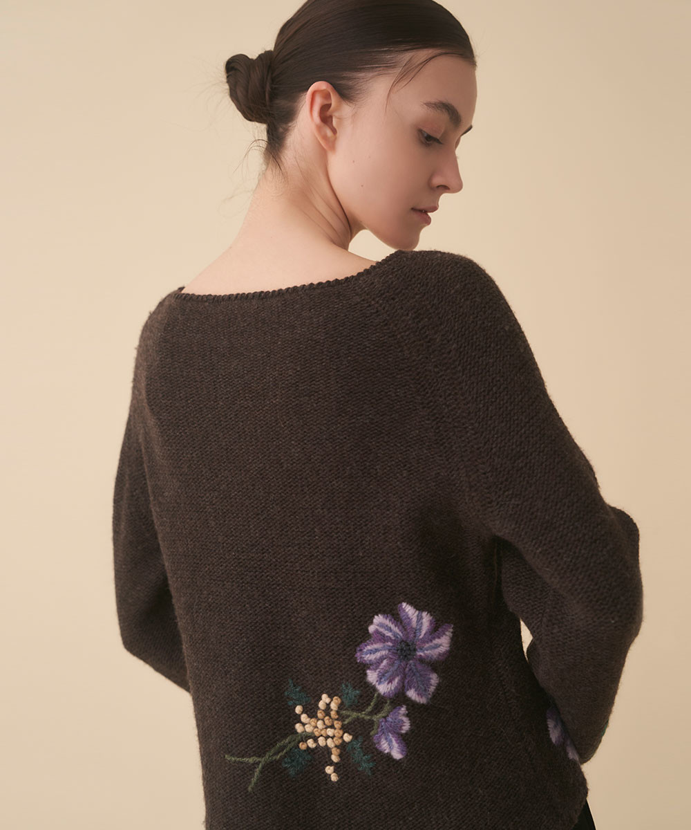 Botanical embroidery knit pullover