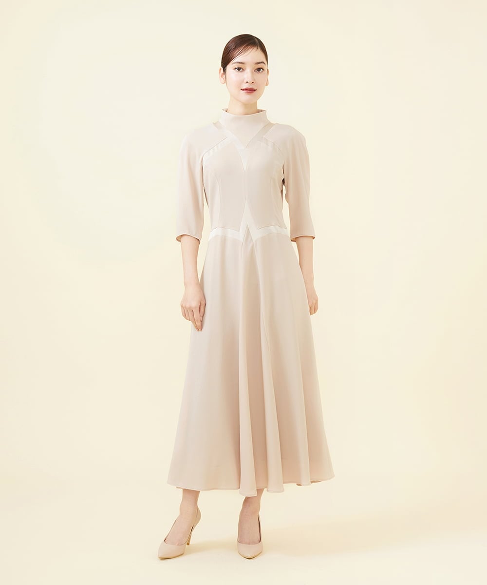 GBEAB06800 Sybilla(シビラ)  【SMART DRESS】サテンカットワークドレス ベージュ