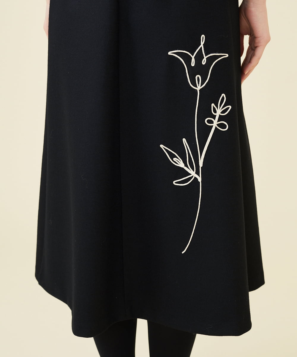 GYPAC01900 Sybilla(シビラ) ◆受注生産につき返品・交換・キャンセル不可◆フラワーコード刺繍ドレス ブラック