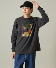 KHKJV12044 a.v.v MEN(アー・ヴェ・ヴェ) 【秋の新作】フォトプリントワイドシルエットロングＴシャツ ダークグレー