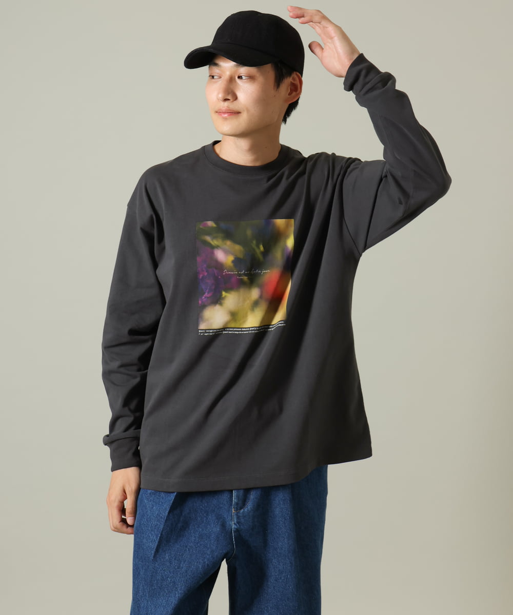 KHKJV12044 a.v.v MEN(アー・ヴェ・ヴェ) 【秋の新作】フォトプリントワイドシルエットロングＴシャツ ダークグレー