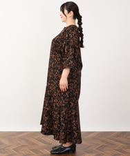 OLEJV21109 eur3(エウルキューブ) 【大きいサイズ/LAVEANGE×eur3】スリットネックワンピース ブラウン(87）