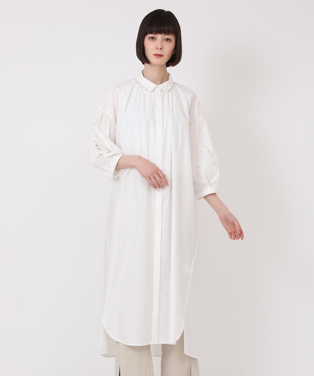 R6EHV21330 HIROKO BIS(小さいサイズ)(メゾン ドゥ サンク) 【小さいサイズ】刺繍スリーブデザインシャツワンピース ホワイト