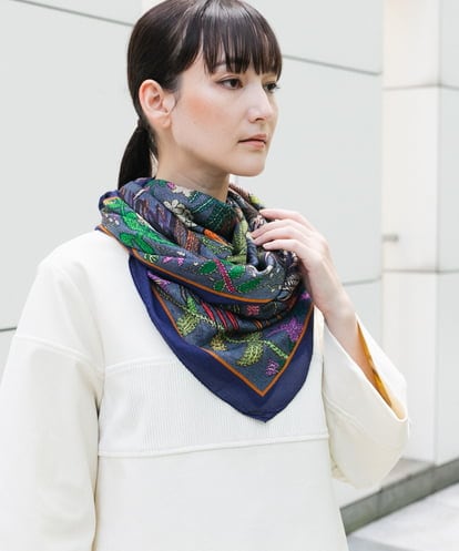 RG3AA01290 TRUNK HIROKO KOSHINO フォレストプリントスカーフ