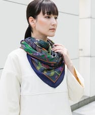 RG3AA01290 TRUNK HIROKO KOSHINO(ヒロココシノ) フォレストプリントスカーフ ネイビー