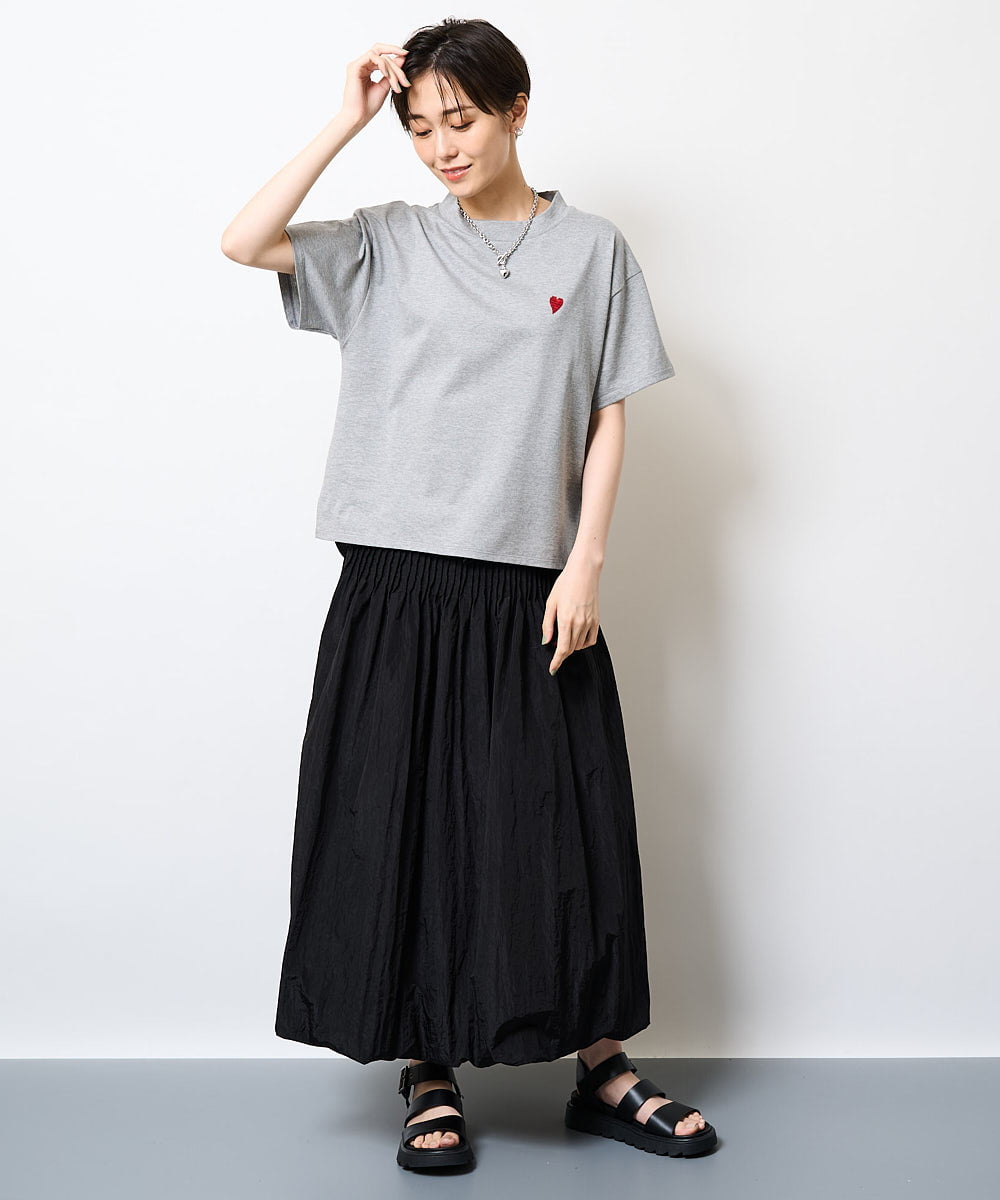 ZMKHW59089 al'aise modulation(アレーズモジュレーション) 【日本製】ハートスパンコールTシャツ グレー